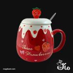 خرید لیوان ماگ درب دار طرح توت فرنگی Cute Strawberry جذاب با بهترین و ارزانترین قیمت